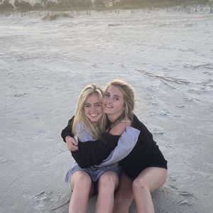 Meet your Posher, Ella